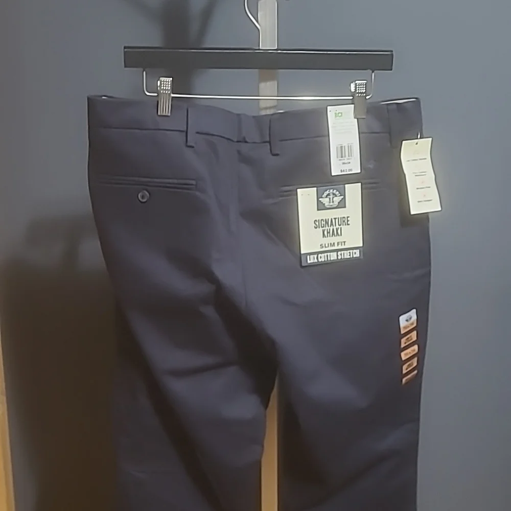 Dockers - Picture 6 of 6